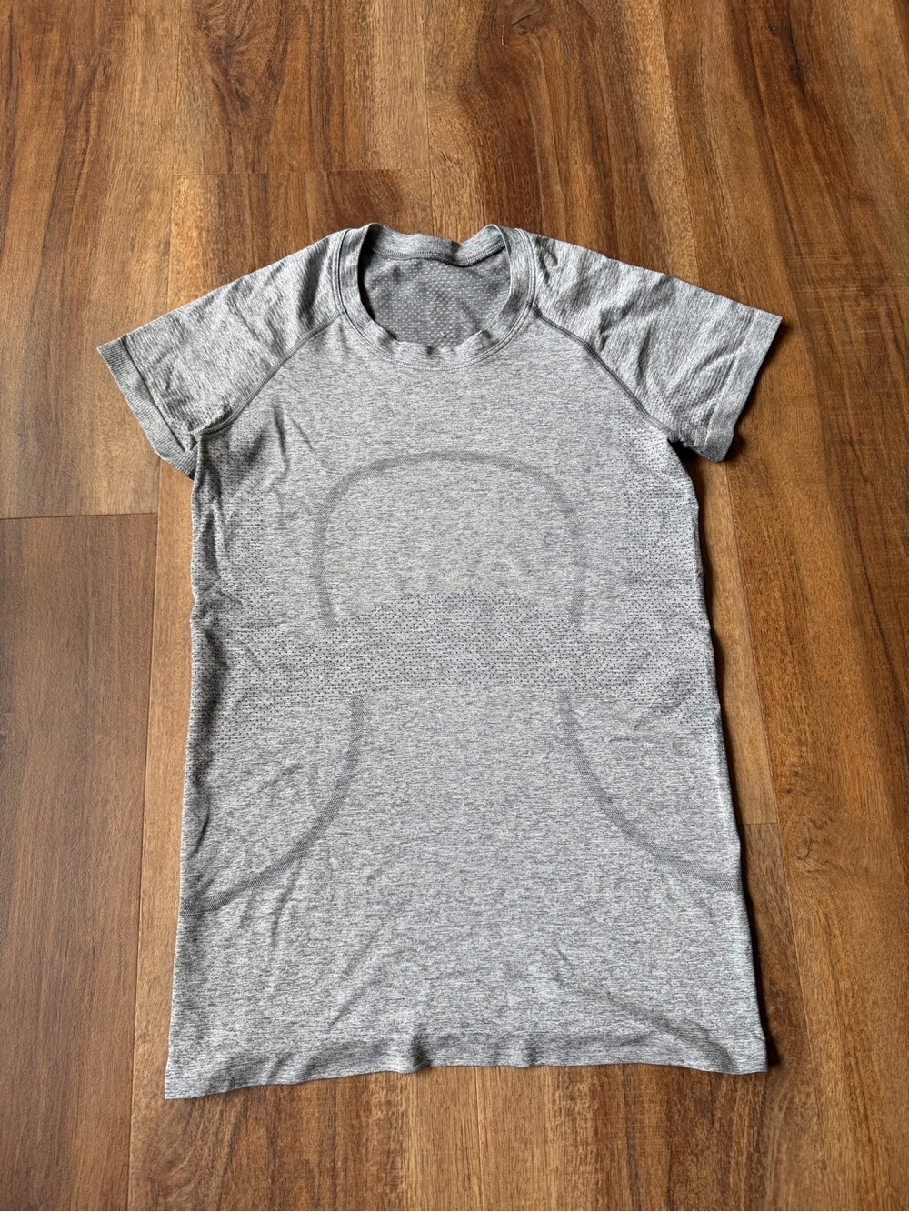 Lululemon Swiftly Short-Sleeve Athletic Top Size 6